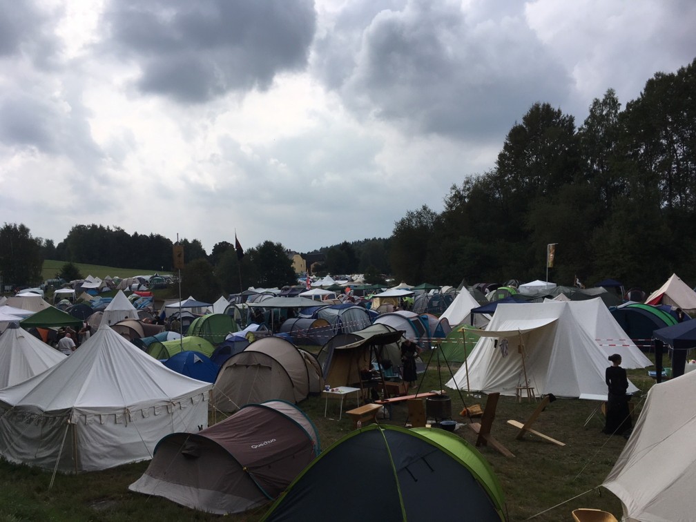 Besucherzelte am Festival Mediaval 2018